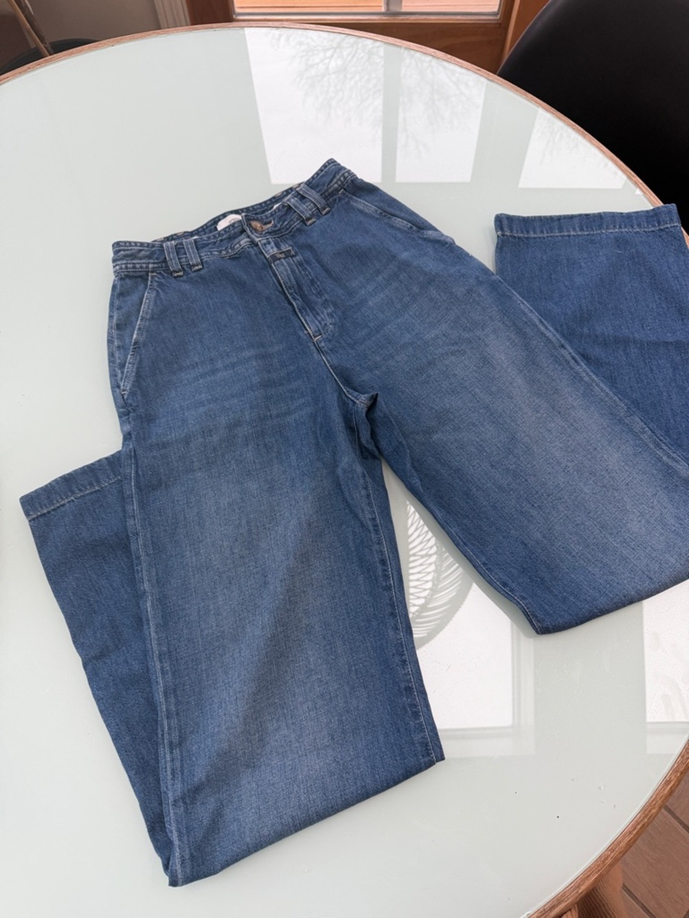 Closed Denim Jeans in Medium Blue Trouser mid rise